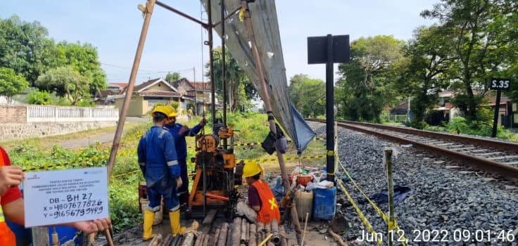 Penyelidikan Tanah Jalur KA Elevated Antara Solo Balapan - Kadipiro km 104+900 s.d. km 106+900 1